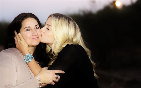 Mom And Daughter Love Celebrity Moms Daughter Love Senior Pictures 18th Celebrities Photos