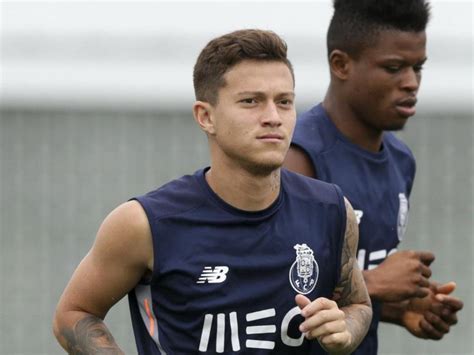 Otavio has been with fc porto since 2014, when he arrived from boyhood club internacional in his homeland, brazil. FC Porto: Otávio ainda condicionado