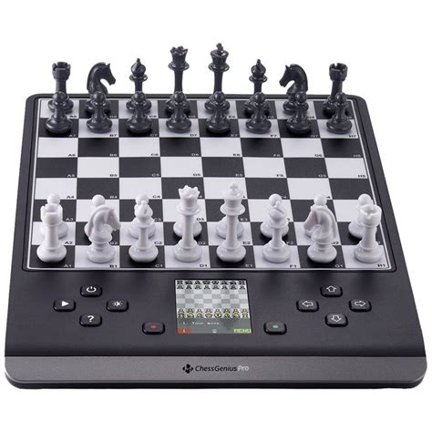 Millennium Spiel Chess Genius Pro M815 Schachcomputer Mit Farbdisplay