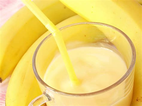 Banana Smoothie Recipe Simple And Easy Creamy Smoothie With Ice Cream