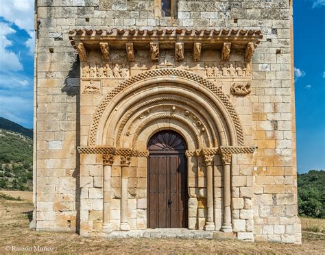 Dsc8754 Portada De La Ermita De San Pedro De Tejada Siglo Flickr