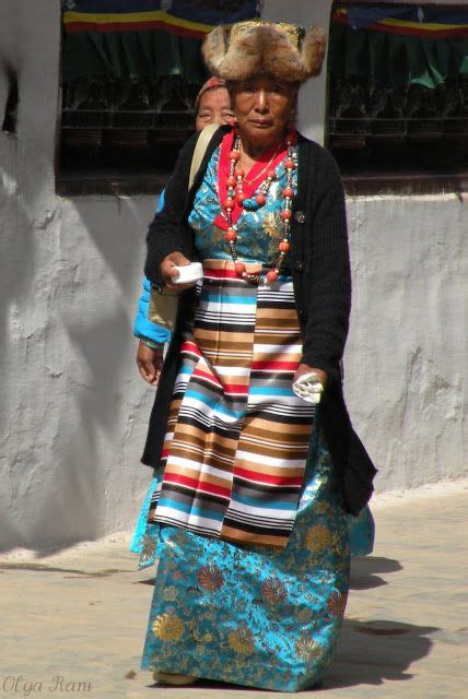 Traditional Fashion Traditional Dresses Tibet Nepal People Asian