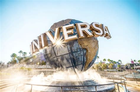 A Foodie's Guide to Must-Have Snacks at Universal Orlando ...