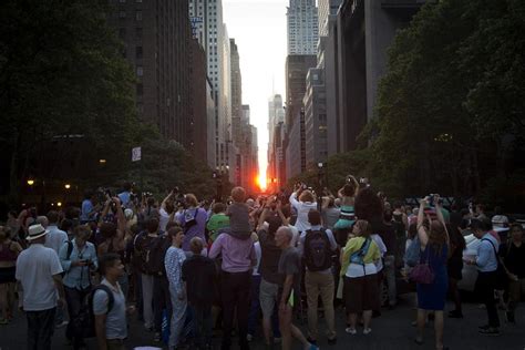Manhattanhenge 2017 Where And When To Look At The Sunset Fall Into
