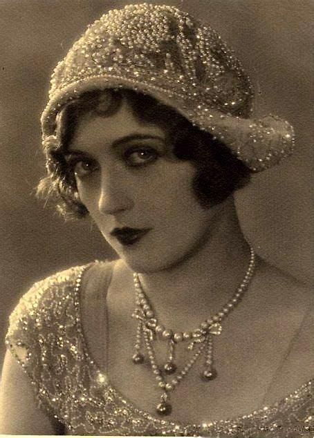 1920s Flapper Girl Pictures Photos And Images For Facebook Tumblr