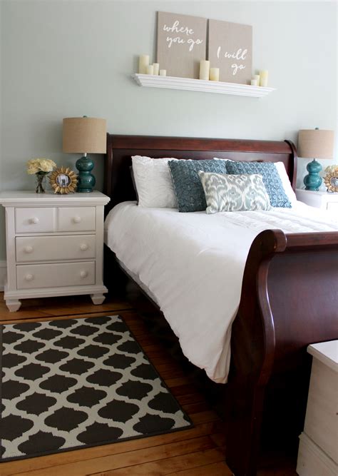 Use bedroom colours to their full potential. Choosing neutral paint colors for the new house ...