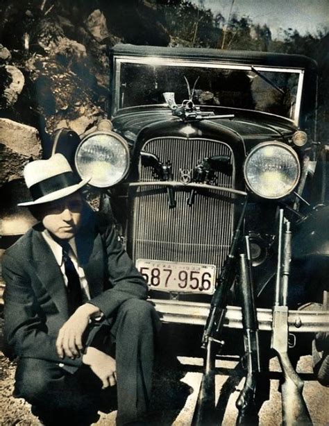 Clyde Barrow Of The Notorious Duo Bonnie And Clyde 1930s Bonnie And