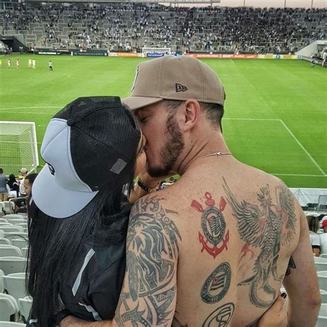 Pin De Matheus Lima Em Corinthians É Amor Casal Corinthiano Metas De Relacionamento Fotos