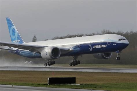 États Unis Le Boeing 777x Réussit Enfin Son Envol Le Matin