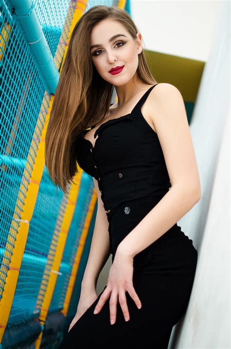 Gold Russian Women And Russian Girls Dating Daily Updates