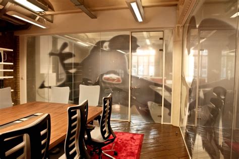 Famo Office Showroom By K2 Space London Uk