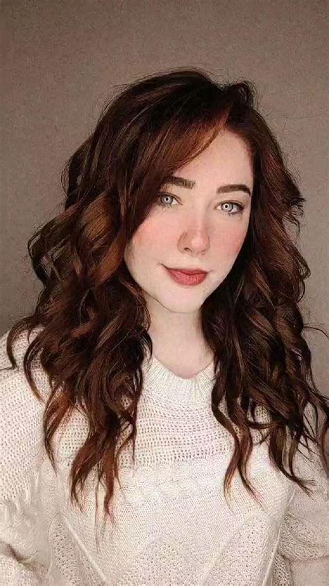 Red Haired Babe Red Brown Hair Curled Hairstyles For Medium Hair