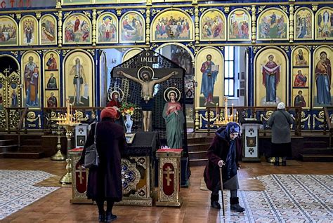 Orthodox Palm Sunday Brings Brief Respite To Ukraines Kramatorsk