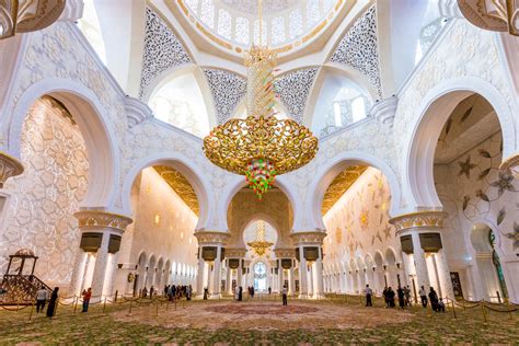 Sheikh Zayed Grand Mosque Named Among Top Global Landmarks About Her