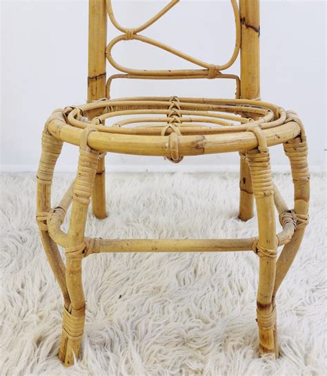 Tahas bietet ihnen ausschließlich bambusstühle online an, die höchsten qualitätsansprüchen gerecht werden und dafür preislich gesehen günstig sind. Mid-Century Stühle aus Rattan & Bambus mit Hoher ...