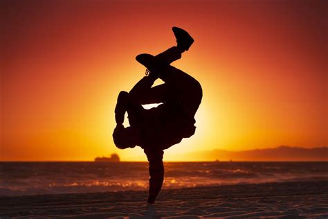 Breakdance Wallpapers Top Free Breakdance Backgrounds Wallpaperaccess