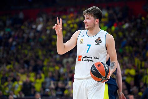 Through 14 games, he is putting up 29.9 points, grabbing 10.6 boards and dishing out 9.4 they are a habit of mind, developed in a wholly different basketball environment in slovenia, and later, real madrid. OKC Thunder - NBA Draft Prospect Series: Luka Doncic ...