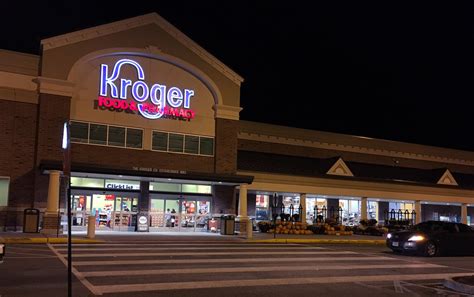 The best part, is kroger counts gift cards purchased in the grocery store as spend towards the fuel points. Kroger Gift Card Deal, Earn 4X Fuel Points On Visa, Mastercard and More (Oct. 7-20) - RayKash.Com