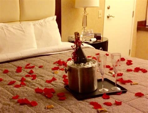 Create A Romantic Valentine S Day Bedroom Using Your Senses