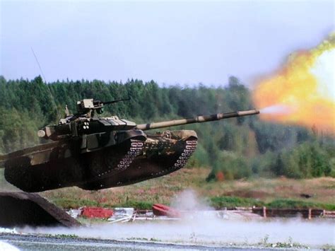 Military Vehicles: Russian T-90 Tank (1992) | An Exploring South African