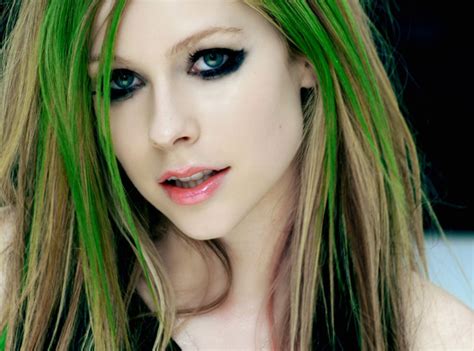 Photo 220308 From Avril Lavignes Hairstyles E News