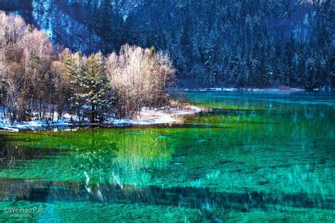 The Light Of Five Colored Lake In Jiuzhaigou Travel China