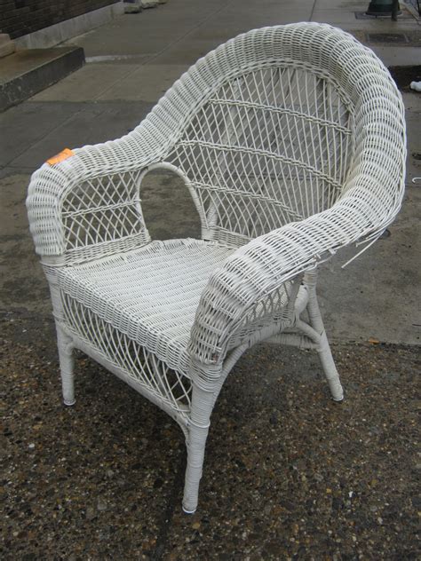 Potterybarn.com has been visited by 100k+ users in the past month Uhuru Furniture & Collectibles: White Wicker Wonderland SOLD