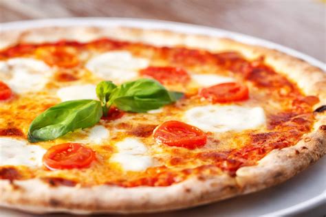 Ricetta Pizza Fatta In Casa Il Club Delle Ricette