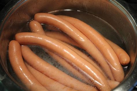 Chicken liver is an ideal complement to our dog's diet. How to Boil Hot Dogs - Spicy Goulash