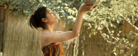 แสบสนิท ศิษย์ส่ายหน้า (2549) รับบทเป็น สิทธิ์. วีรสตรีบ้านนา.. เบลล่า ราณี เป็นฮีโร่สาวในตัวอย่างแรก อี ...