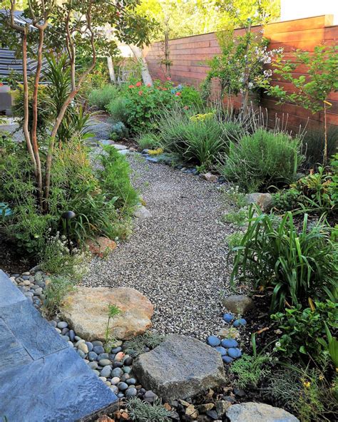 Zen gardens are very low maintenance, and great to build in your backyard. How to Make a Japanese Zen Garden in Southern California ...