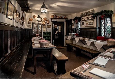 The 10 Oldest Restaurants In The World Where You Can Still Eat A Meal