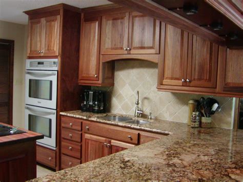 The rich, warm look of mahogany kitchen cabinets cries out for surrounding upgrades that speak of quality and craftsmanship. Mahogany: Mahogany Cabinets
