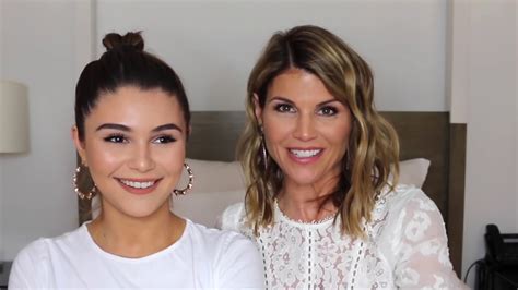 olivia jade and her mom lori loughlin scamming usc for 40 seconds straight youtube