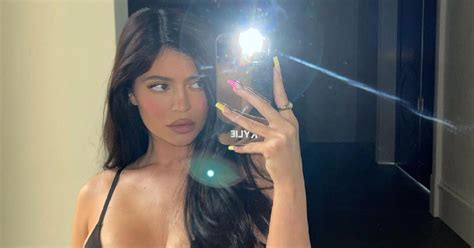 Kylie Jenner Looks Unrecognizable In Makeup Free Selfie Photo