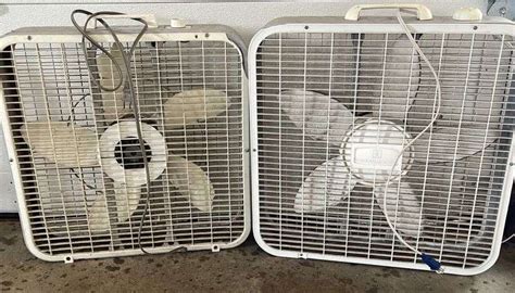 Essential Home And Lakewood Box Fans Both Have Power Sherwood Auctions