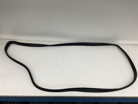 M203141 Kenworth T600 Windshield Seal For Sale