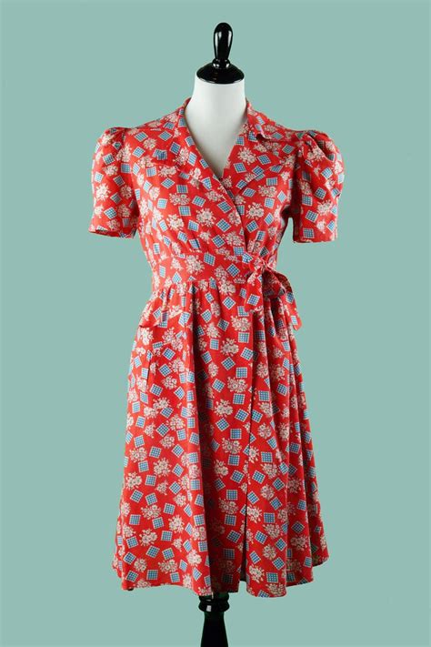 Late 1930s Feedsack Wrap Dress 30s Red Floral Check Day Etsy
