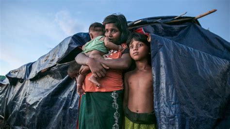 Rohingya Refugee Camp Fire Several Dead Hundreds Missing And