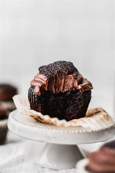 The % daily value (dv) tells you how much a nutrient in a serving of food contributes to a daily diet. Low Carb Chocolate Cupcakes | Recipe | Low carb chocolate, Low carb cupcakes, Chocolate desserts
