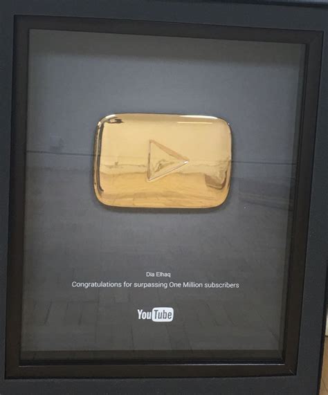Youtube Gold Button Simple Plan Receive Youtube S Gold Play Button