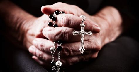 reasons why catholics pray the rosary