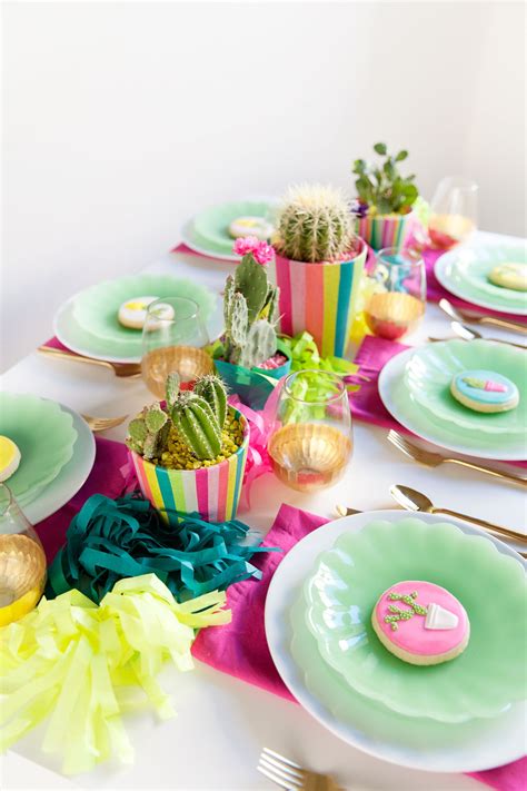 A few accent pieces here, an unusual. DIY CACTUS PARTY - Tell Love and Party