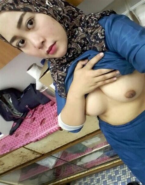 Amateur Hijab Slut Nude Selfie For Bf Pics Xhamster