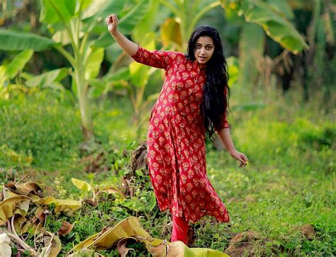 The Fresh Malayali Unseen Photos Actress Anu Sithara Profile Age