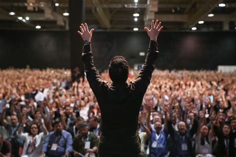 10 Tips For Booking The Best Keynote Speakers For Your Business