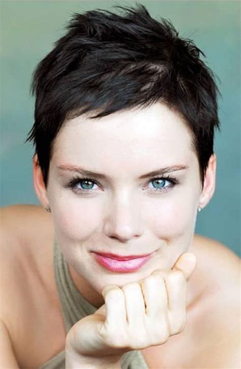 50 gorgeous short hairstyles for women to wear in 2021. Why Do Super Short Hairstyles Look So Beautiful on Older ...