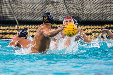 Uc San Diego Usc Play In Ncaa Water Polo Championships