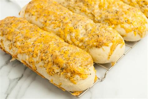 Italian Herbs And Cheese Bread Subway Copycat Kitchen Divas