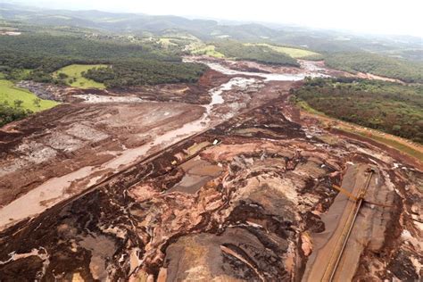 40 Dead Many Feared Buried In Mud After Brazil Dam Collapse The Seattle Times